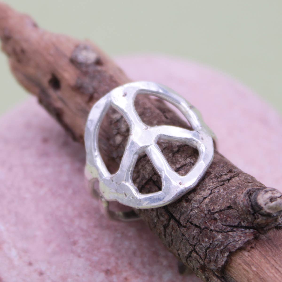 Woodstock Vibes Peace Sign Ring - Choice of Gold or Silver
