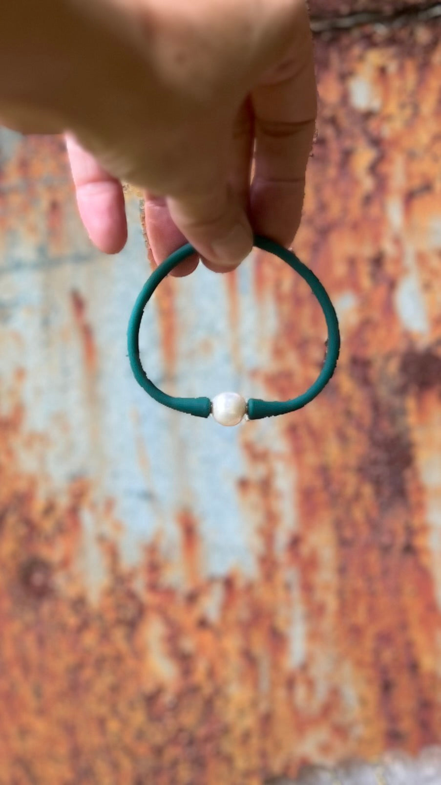 Waterproof Silicone Bangle with Large Natural Freshwater Pearl