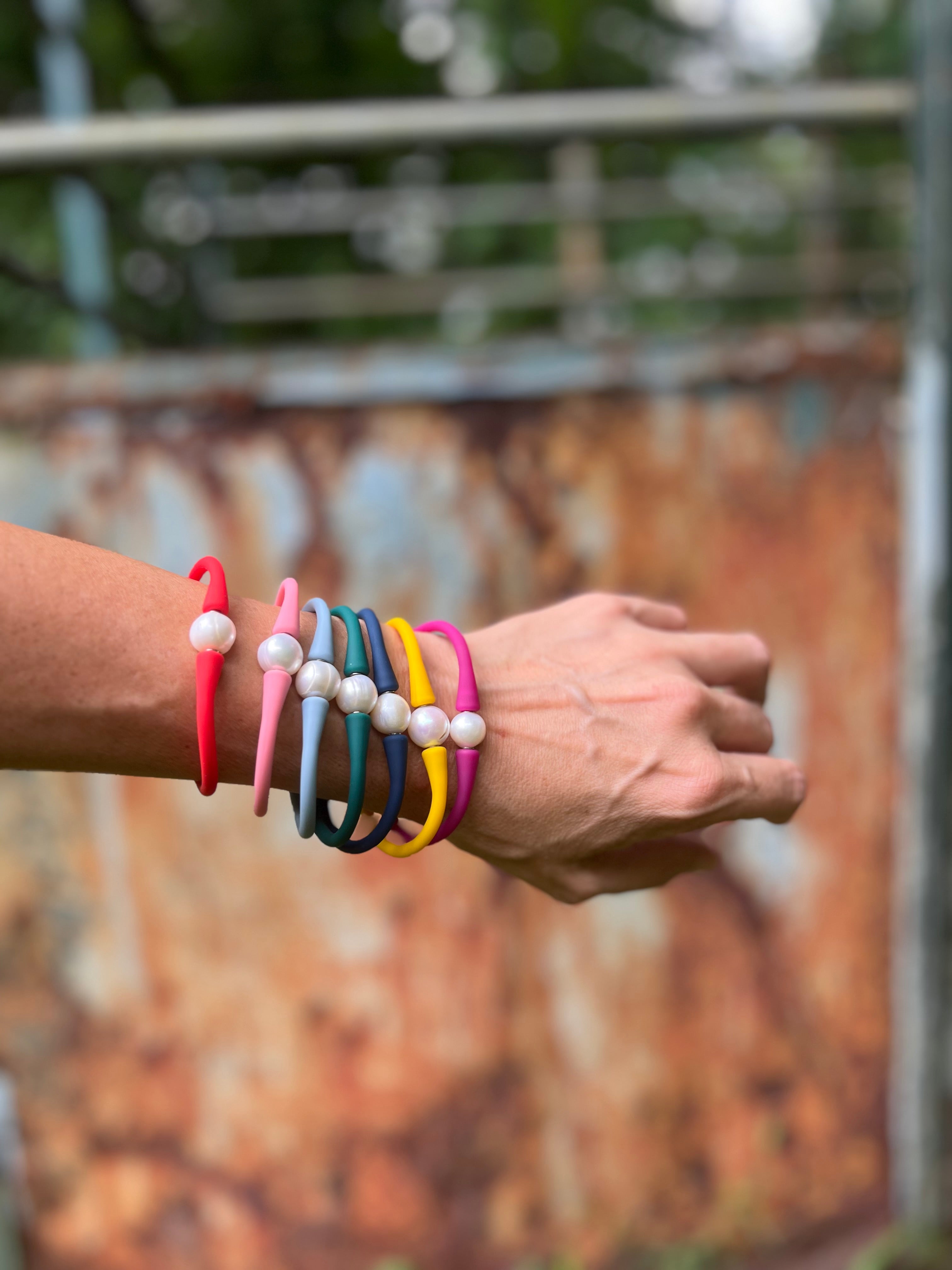 Waterproof Silicone Bangle with Large Natural Freshwater Pearl