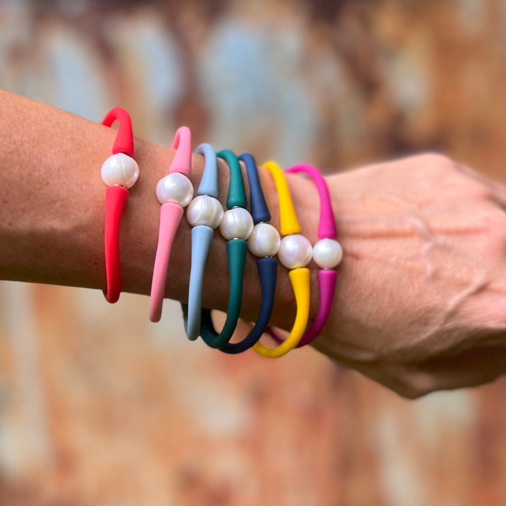 Everyday Waterproof Pearl Bangle – Soft Silicone Bracelet with AA Pearl