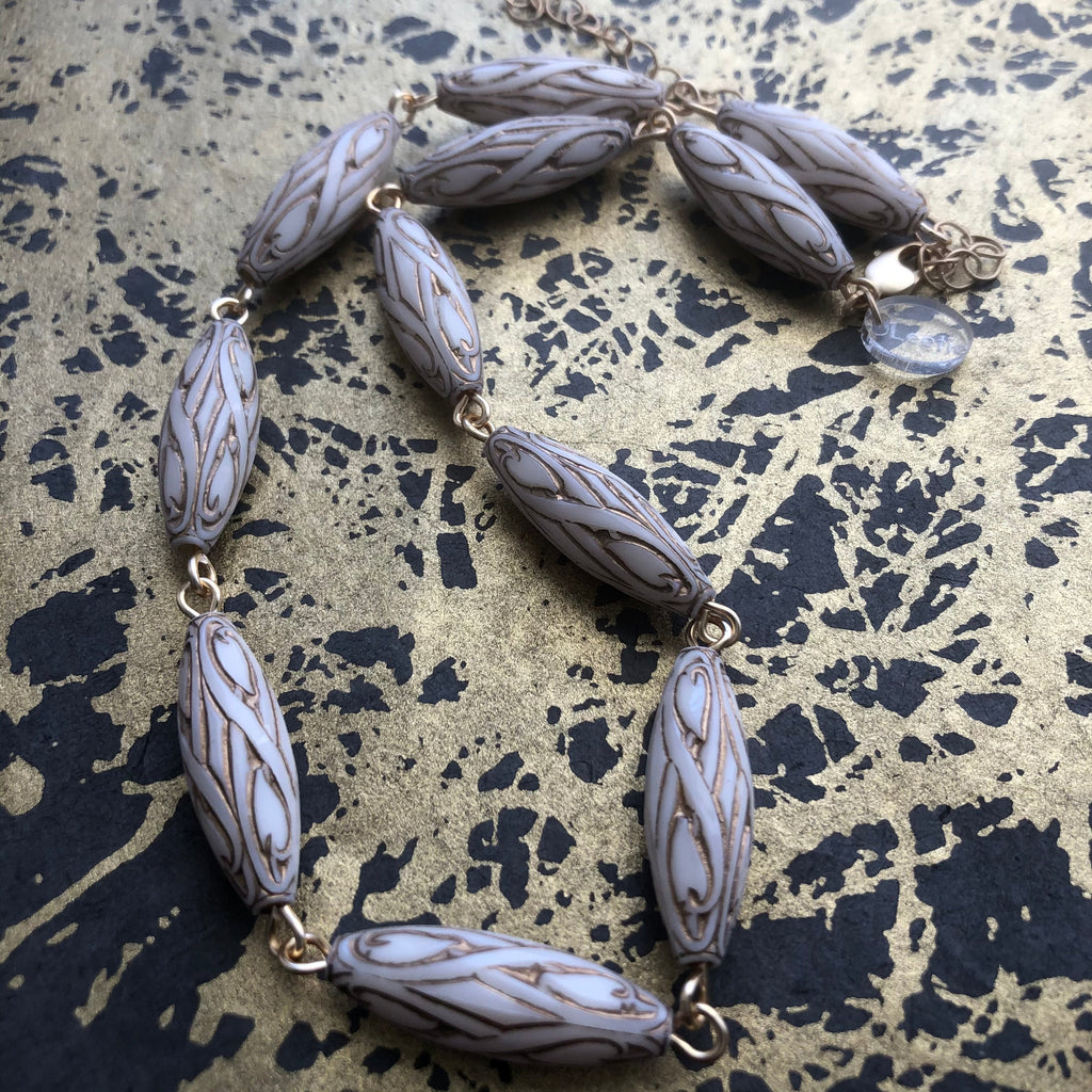 White Gilded Nouveau Amelia Necklace